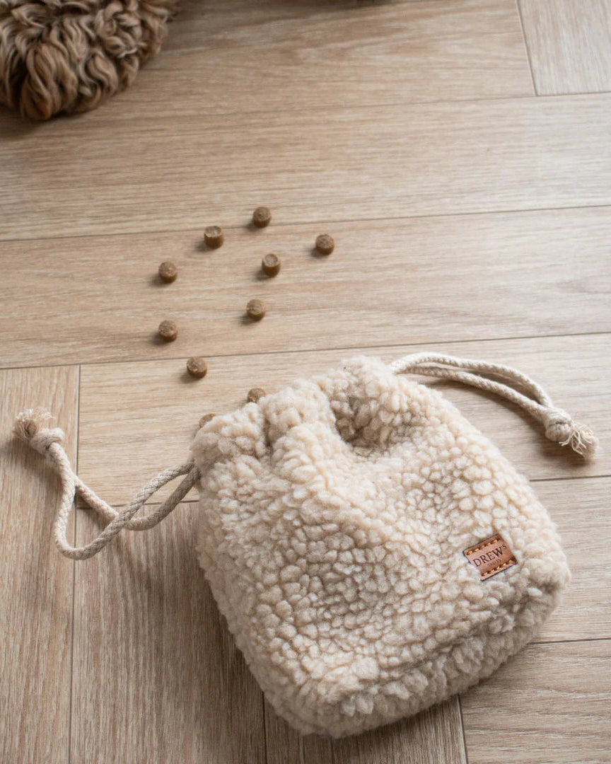 Drew's Dogwear Leckerlibeutel Teddy Beige